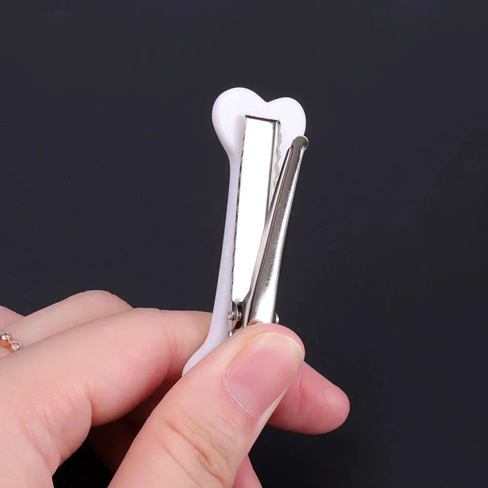 White Bone Hair Clip Cute Cartoon Bobby Pin Y2k Fashion Hair Volume Clip Small Hairpins Barrettes Creative Hair Accessories 2025