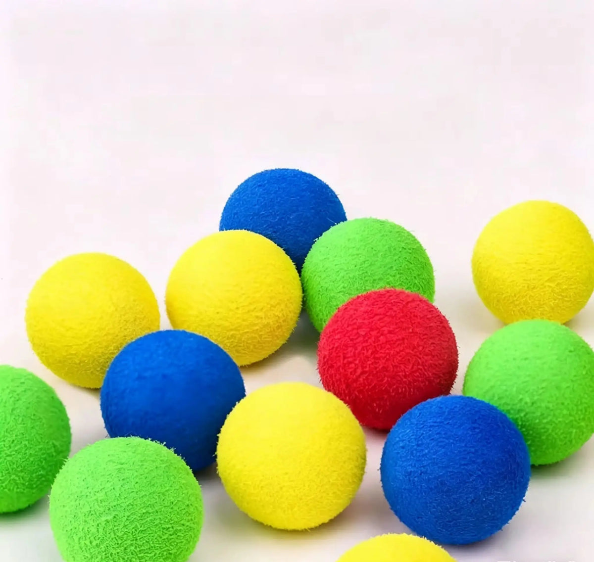 21-Piece Cat Plush Ball Playset